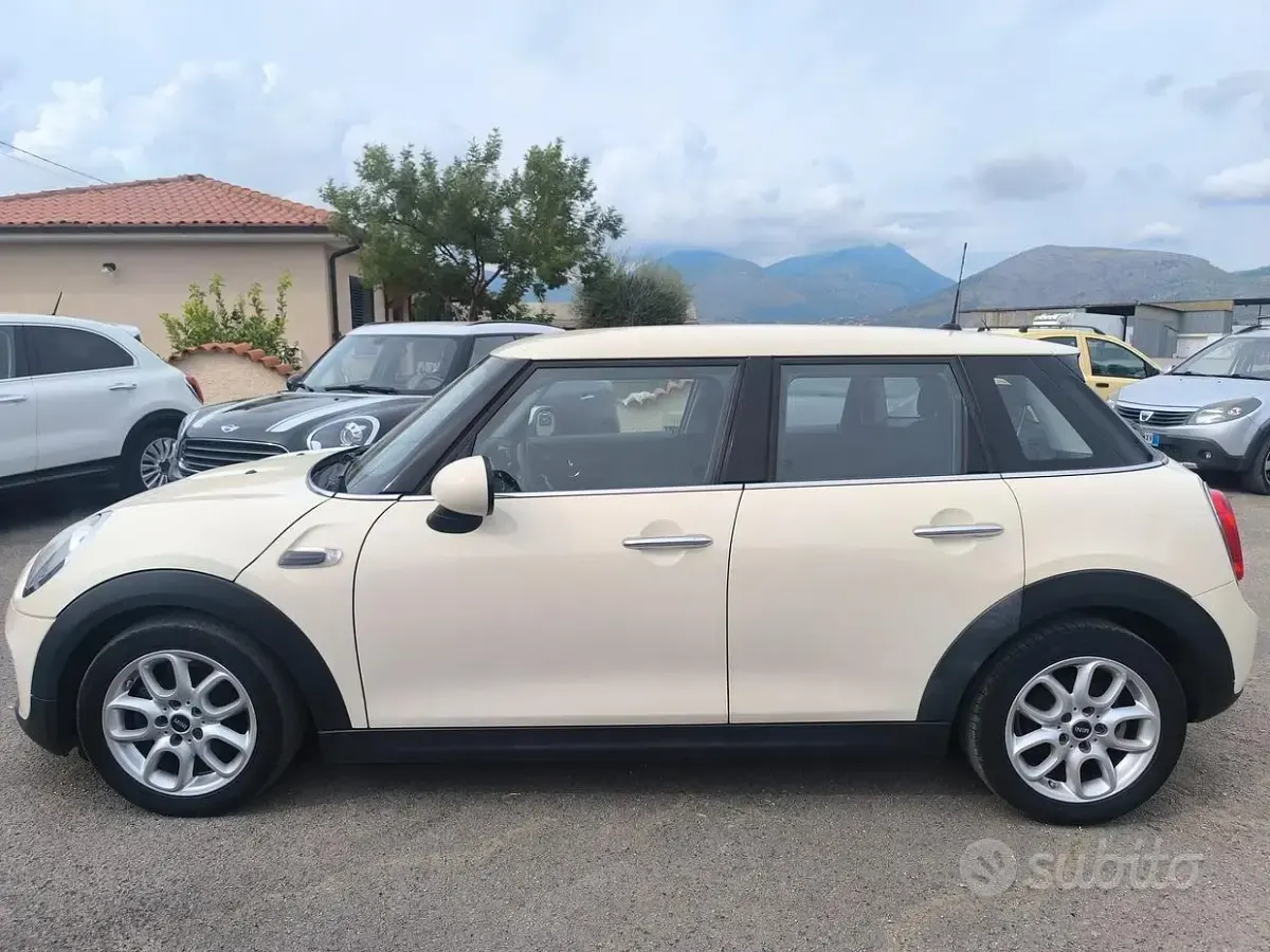 Usata Mini One D Business 95 CV (69 kW) 2016 Beige Utilitaria