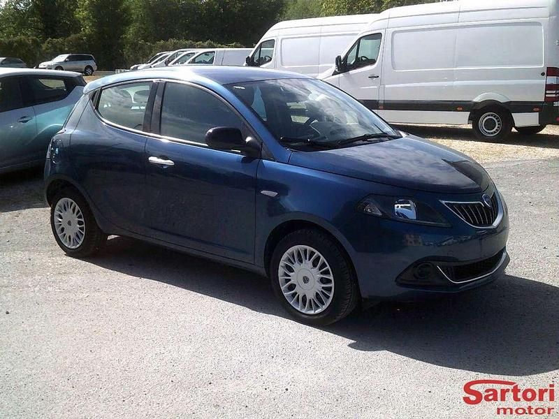Usata Lancia Ypsilon S 71 CV (52 kW) 2021 Blu Utilitaria