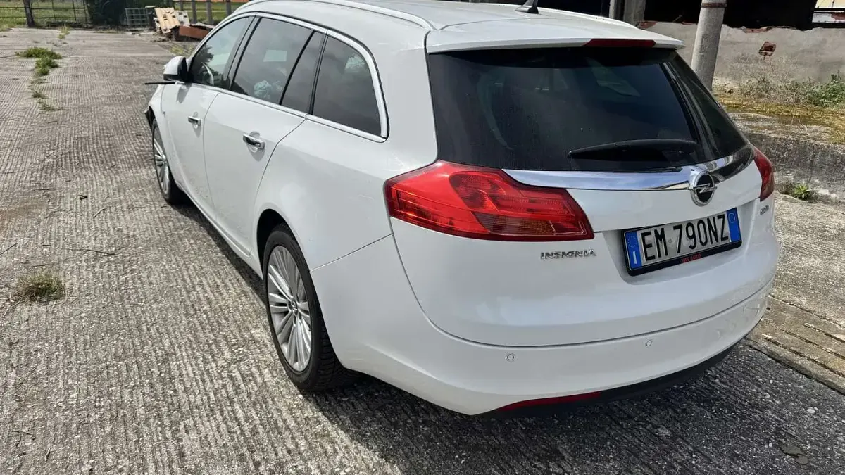 Usata Opel Insignia 160 CV (117 kW) 2012 Station wagon