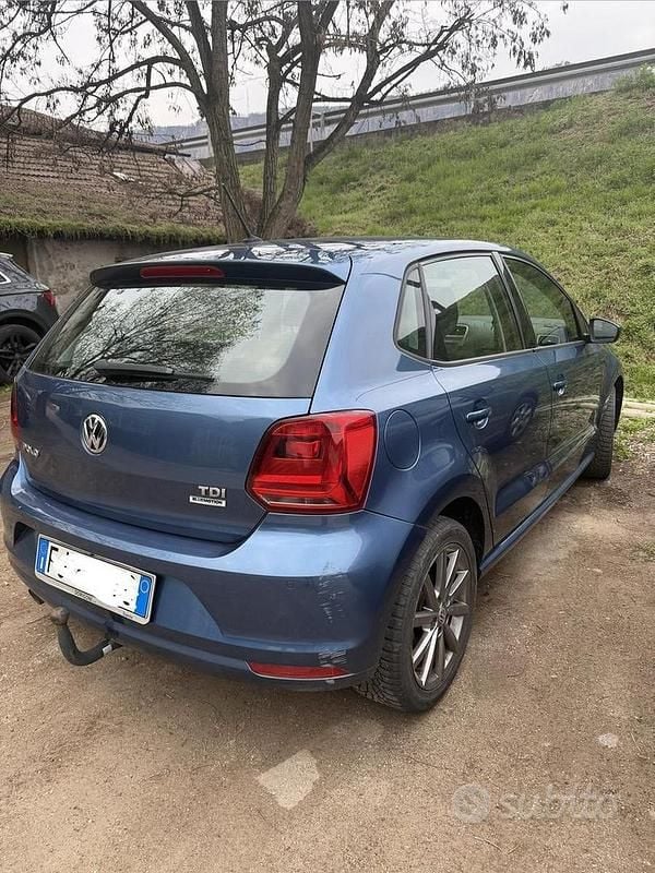 Usata VW Polo 90 CV (66 kW) 2017 Blu Berlina