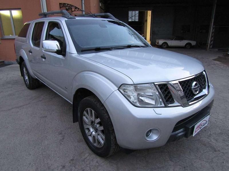 Usata Nissan Navara 231 CV (169 kW) 2012 Argento metallizzato Pick-up