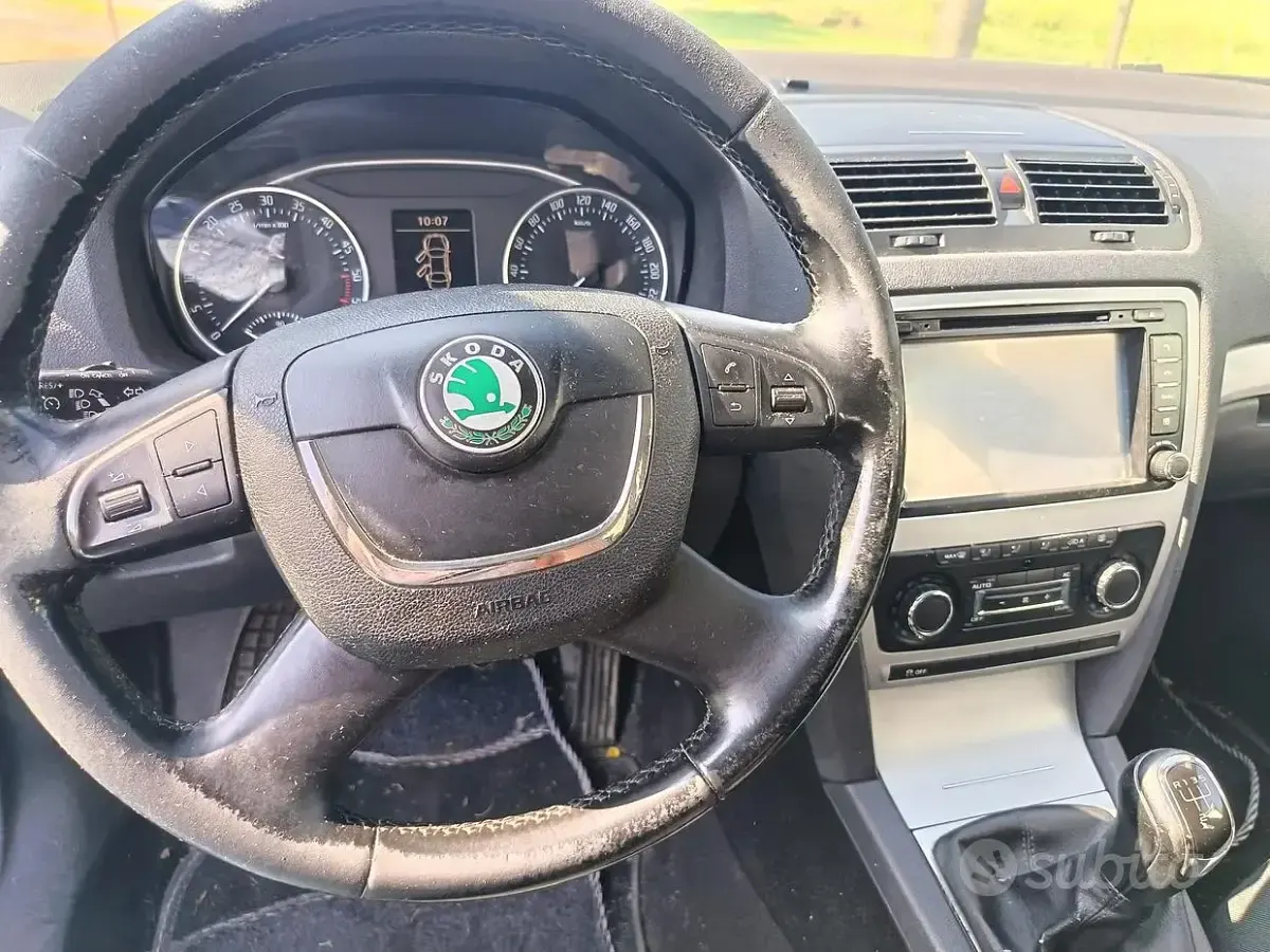 Usata Skoda Octavia 105 CV (77 kW) 2012 Bianco Station wagon