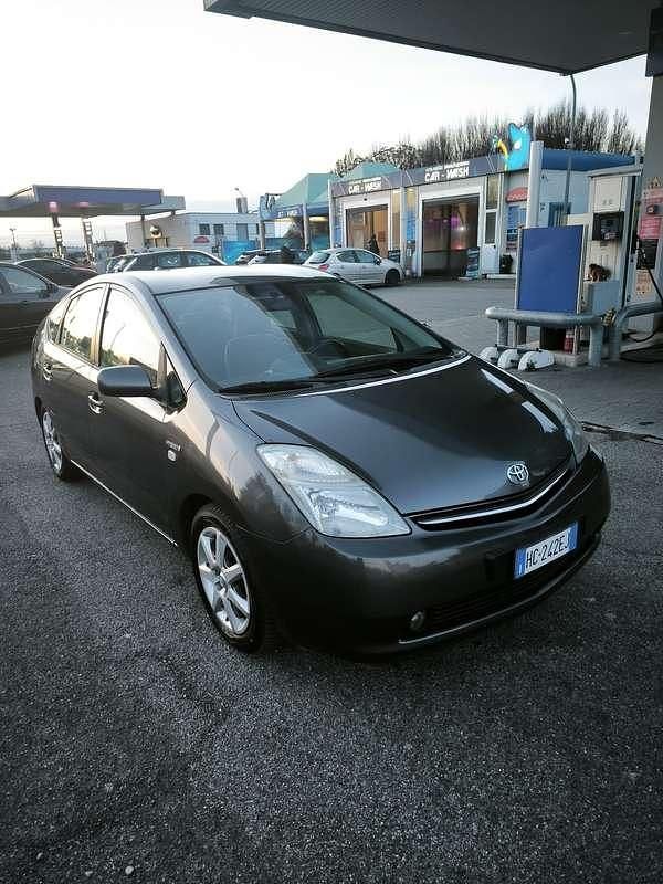 Usata Toyota Prius 77 CV (56 kW) 2006 Utilitaria