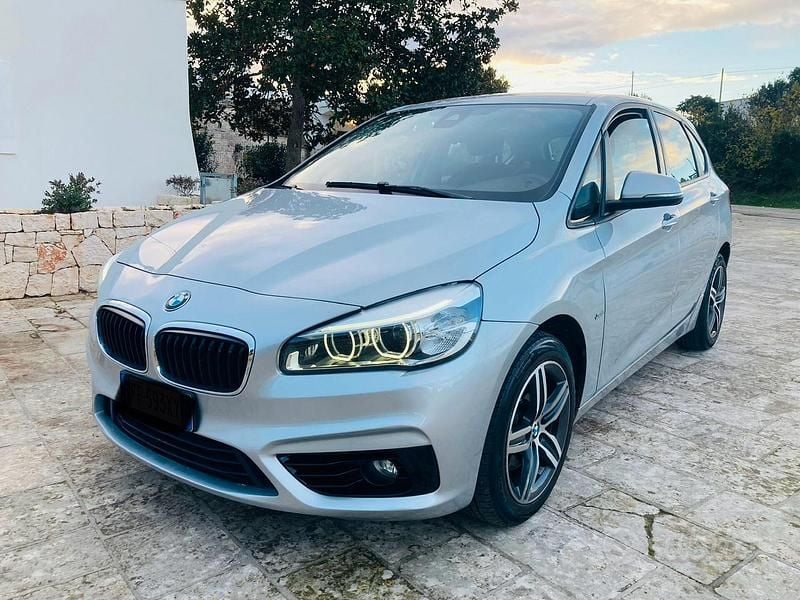 Grigio Usata 2016 BMW 216 Efficient Dynamics Monovolume | 10.800 € (Ottimo prezzo) - Immagine 1/4