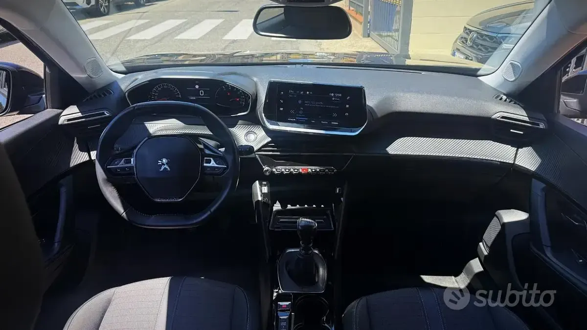 Usata Peugeot 2008 Allure 110 CV (80 kW) 2022 Nero SUV