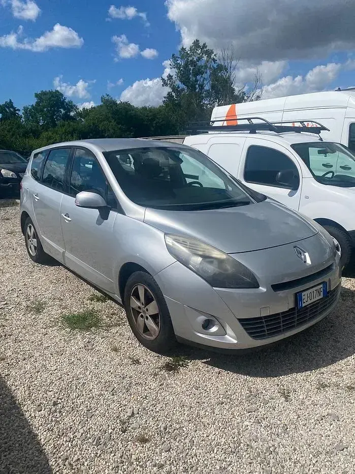 Usata Renault Scenic E-Tech Luxe 110 CV (80 kW) 2011 Grigio Monovolume