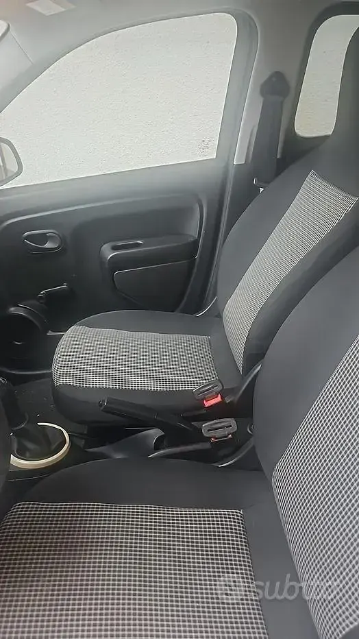 Usata Renault Twingo 69 CV (50 kW) 2015 Nero Utilitaria