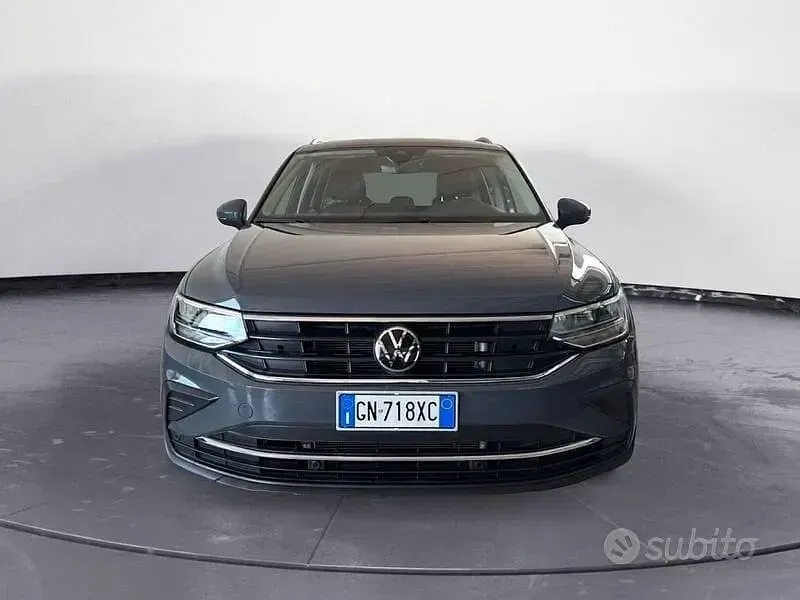 Usata VW Tiguan Life 150 CV (110 kW) 2023 Grigio SUV
