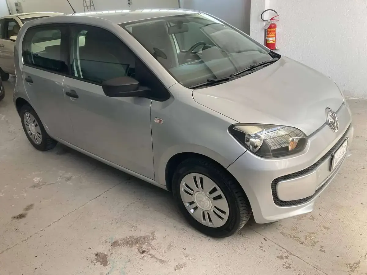 Usata VW up! Move 68 CV (50 kW) 2016 Argento Utilitaria