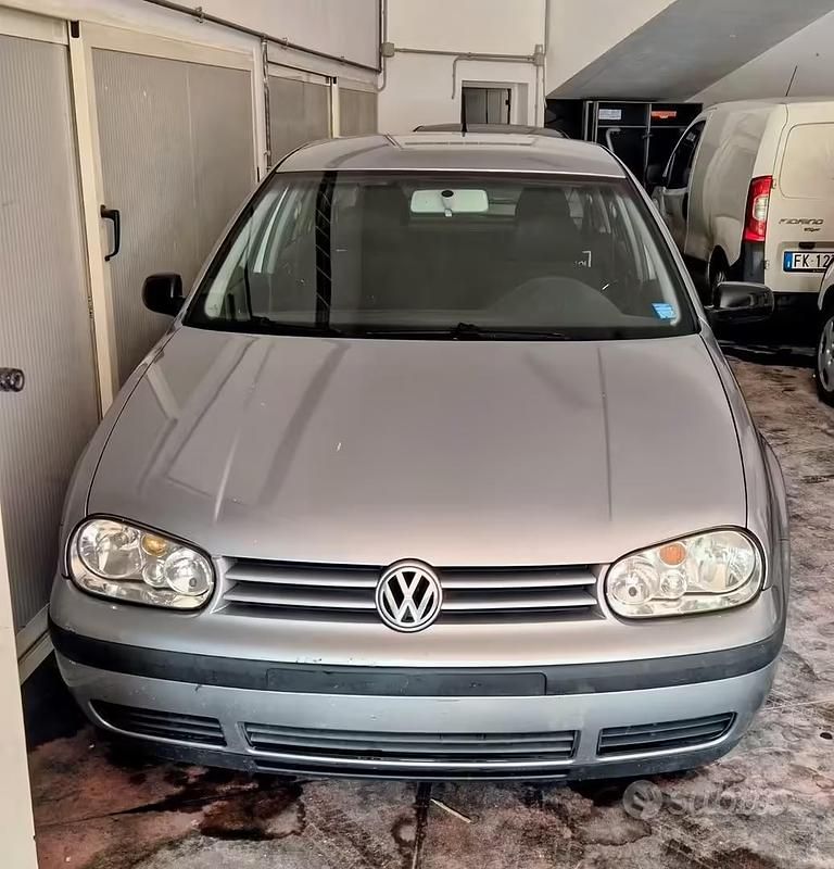 Usata VW Golf IV 101 CV (74 kW) 2004 Grigio Berlina