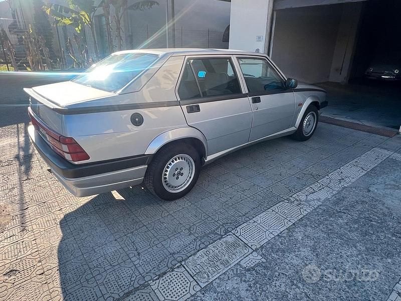 Usata Alfa Romeo 75 1991 Grigio Berlina
