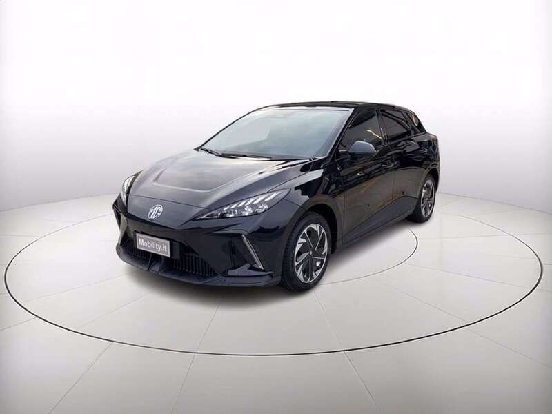 Usata MG MG4 EV Luxury 150 kW (204 CV) 2022 Bianco Utilitaria