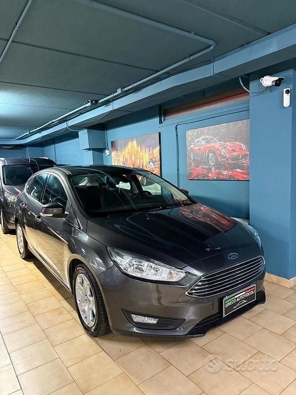 Usata Ford Focus 100 CV (73 kW) 2015 Grigio Berlina