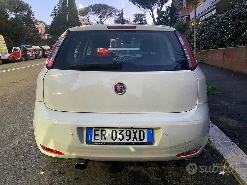 Usata Fiat Grande Punto 77 CV (56 kW) 2013 Utilitaria