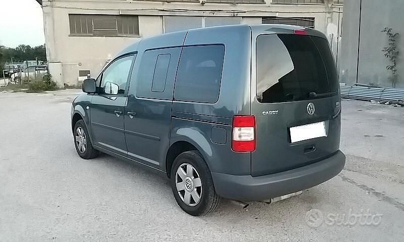 Usata VW Caddy Life 109 CV (80 kW) 2009 Grigio Monovolume