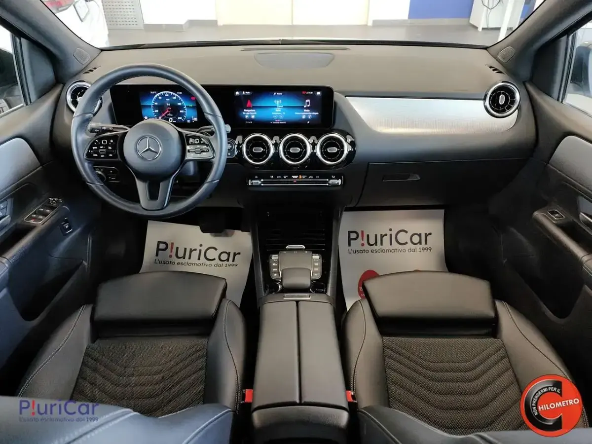 Usata Mercedes B180 136 CV (100 kW) 2020 Nero Utilitaria