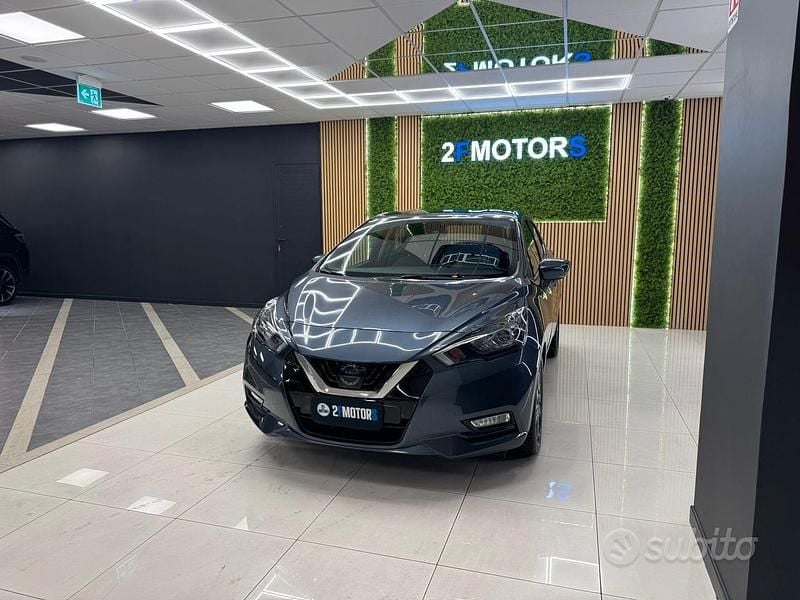 Usata Nissan Micra Tekna 92 CV (67 kW) 2022 Grigio Utilitaria