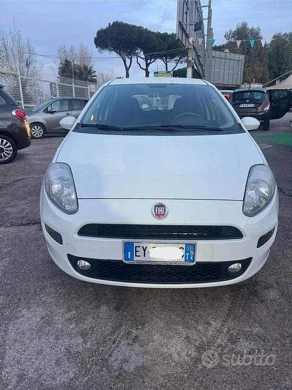 Usata 2015 Fiat Punto Tre volumi | 4499 € - Immagine 1/4