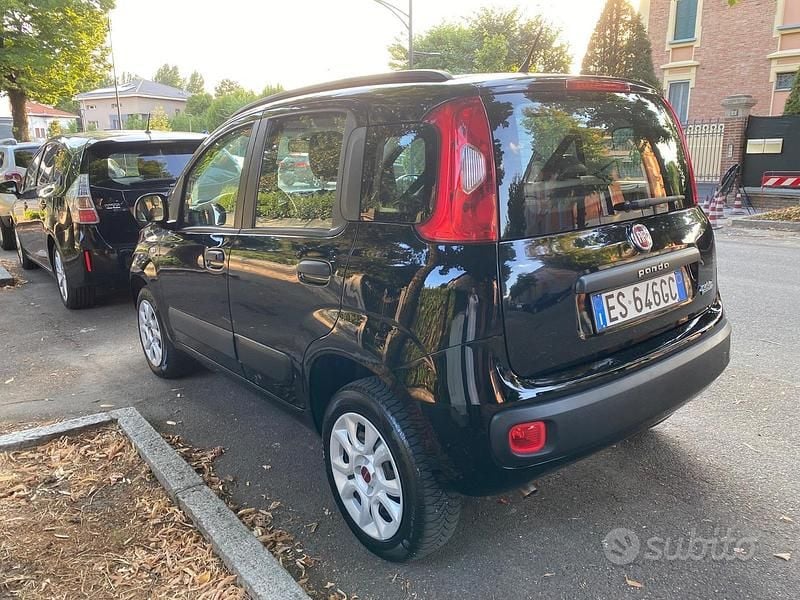 Usata Fiat Panda Easy 85 CV (62 kW) 2012 Nero Utilitaria