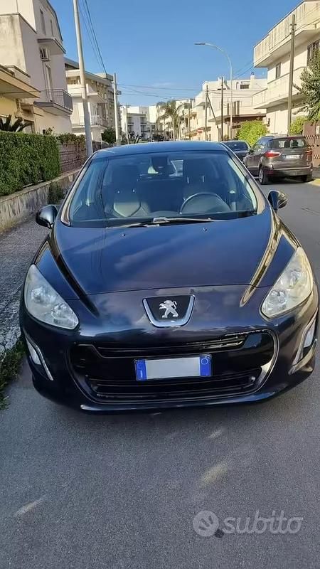 Usata Peugeot 308 Active 111 CV (81 kW) 2012 Blu Berlina