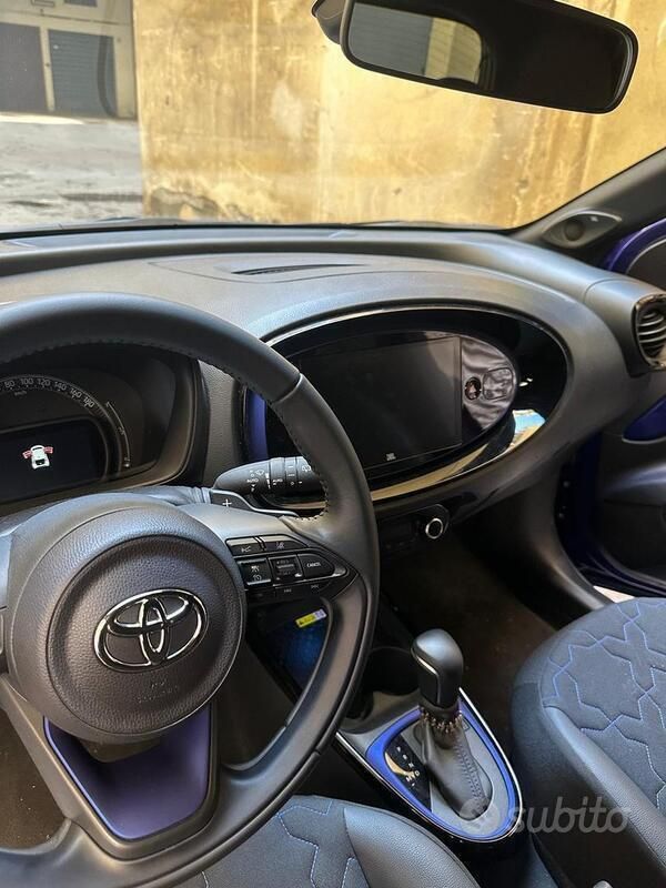 Usata Toyota Aygo X Lounge 72 CV (52 kW) 2024 Blu/azzurro SUV