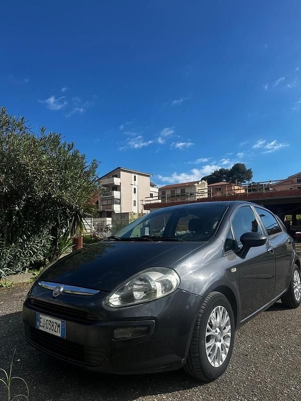 Usata Fiat Punto Evo Emotion 95 CV (69 kW) 2011 Grigio Utilitaria