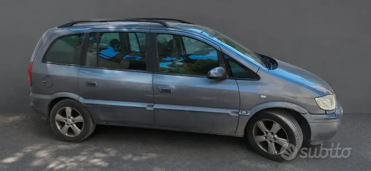 Usata Opel Zafira 101 CV (74 kW) 2001 Grigio Monovolume