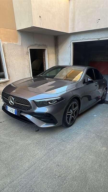 Usata Mercedes A200 AMG Line Premium 150 CV (110 kW) 2024 Berlina