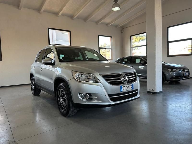 Usata VW Tiguan Sportline 140 CV (102 kW) 2011 Grigio SUV
