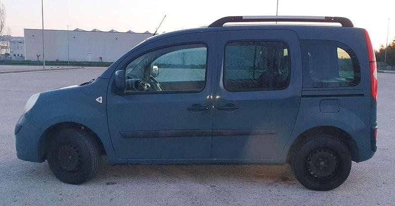 Usata Renault Kangoo Dynamique 106 CV (77 kW) 2009 Blu/azzurro Monovolume
