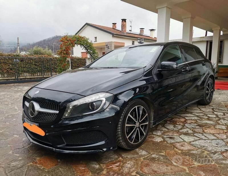 Nero Usata 2013 Mercedes A200 Premium Tre volumi | 8500 € (Cara) - Immagine 1/4