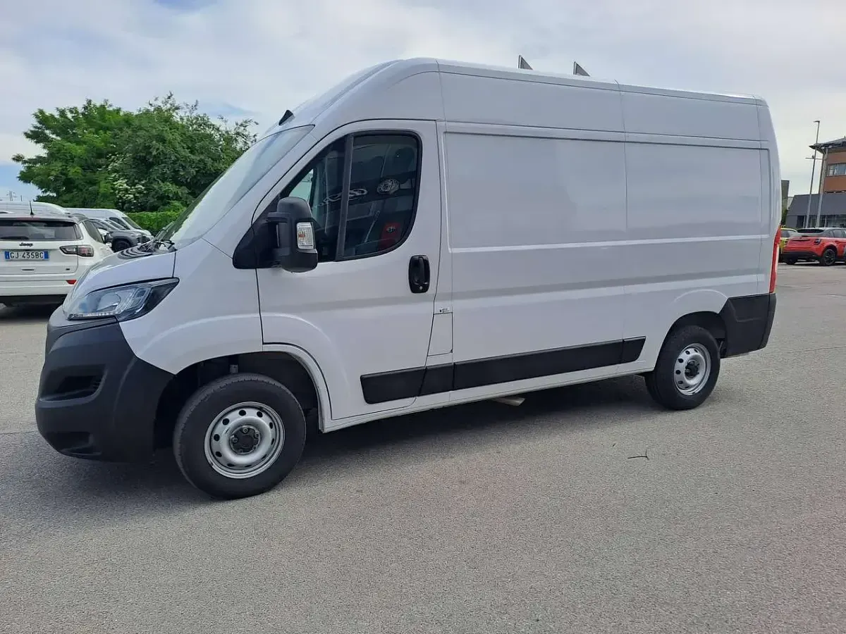 Usata Fiat Ducato 140 CV (102 kW) 2023 Bianco Furgone
