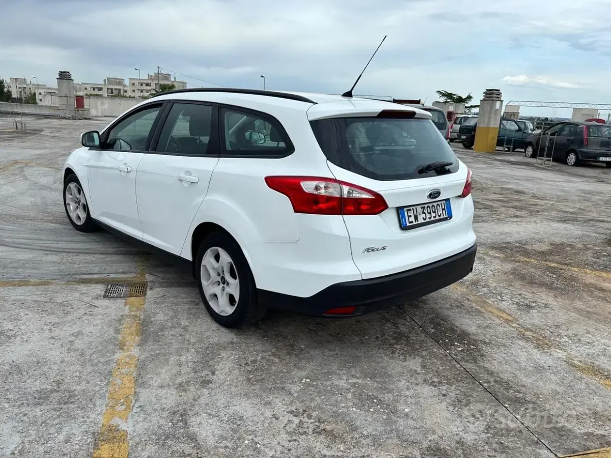Usata Ford Focus Titanium 95 CV (69 kW) 2014 Bianco Station wagon