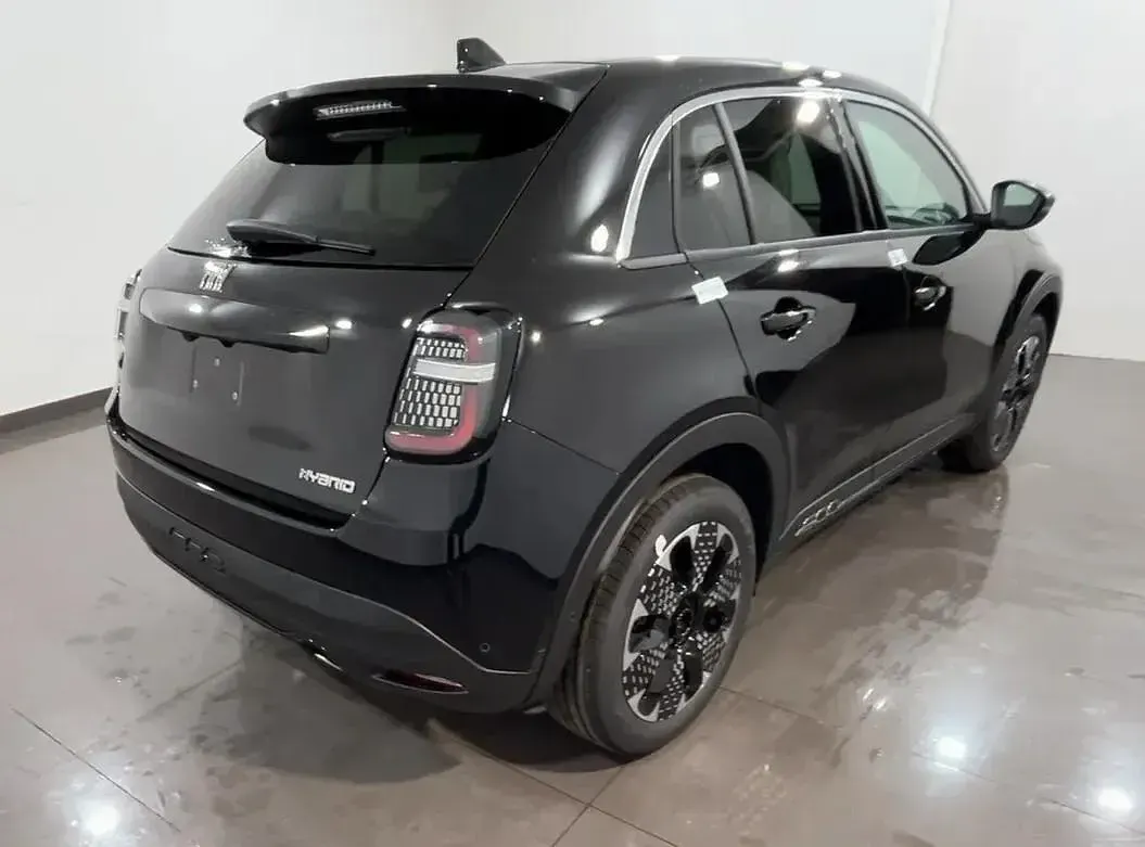 Usata Fiat 600 La Prima 100 CV (73 kW) 2025 Nero SUV