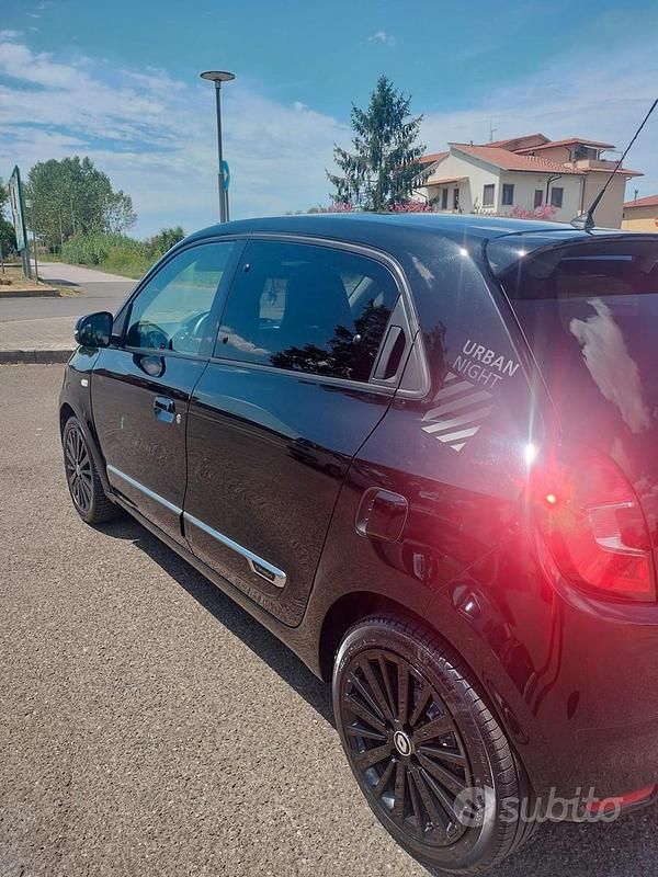Usata Renault Twingo Urban Night 65 CV (47 kW) 2022 Utilitaria