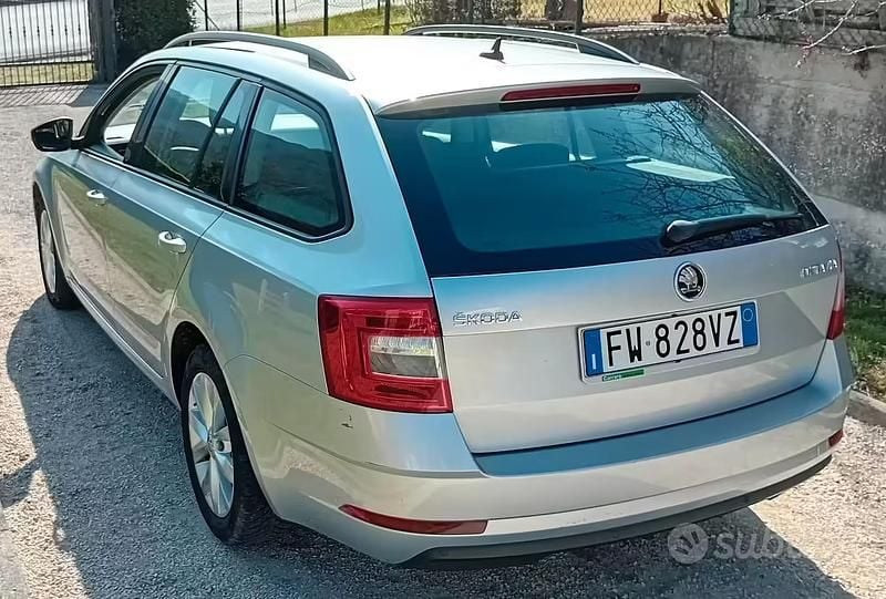 Usata Skoda Octavia 115 CV (84 kW) 2019 Grigio Station wagon