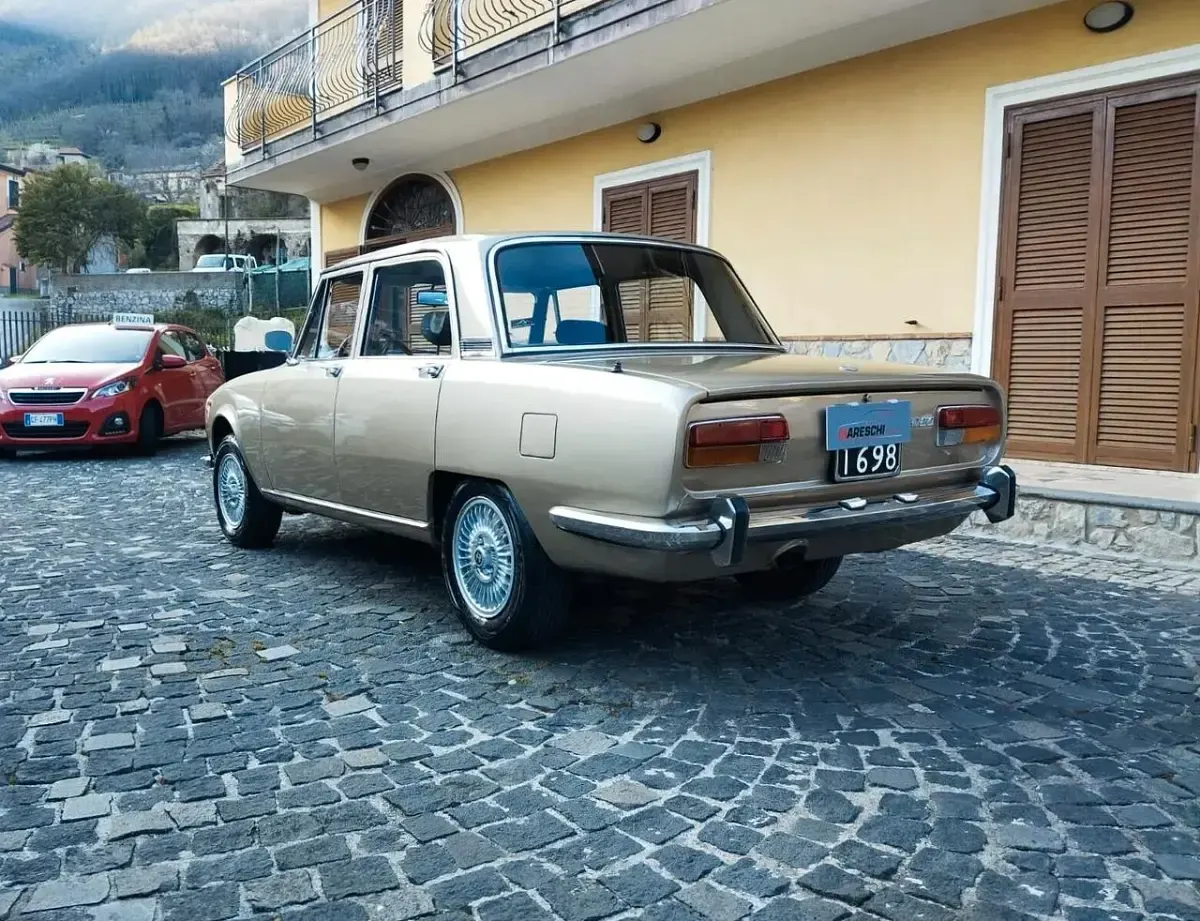 Usata Alfa Romeo 2000 1972 Beige Berlina