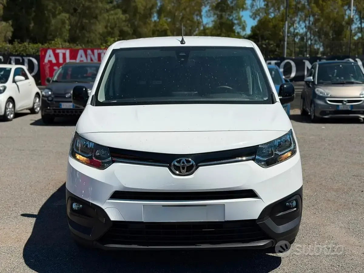 Usata Toyota Proace City City 102 CV (75 kW) 2021 Bianco Monovolume