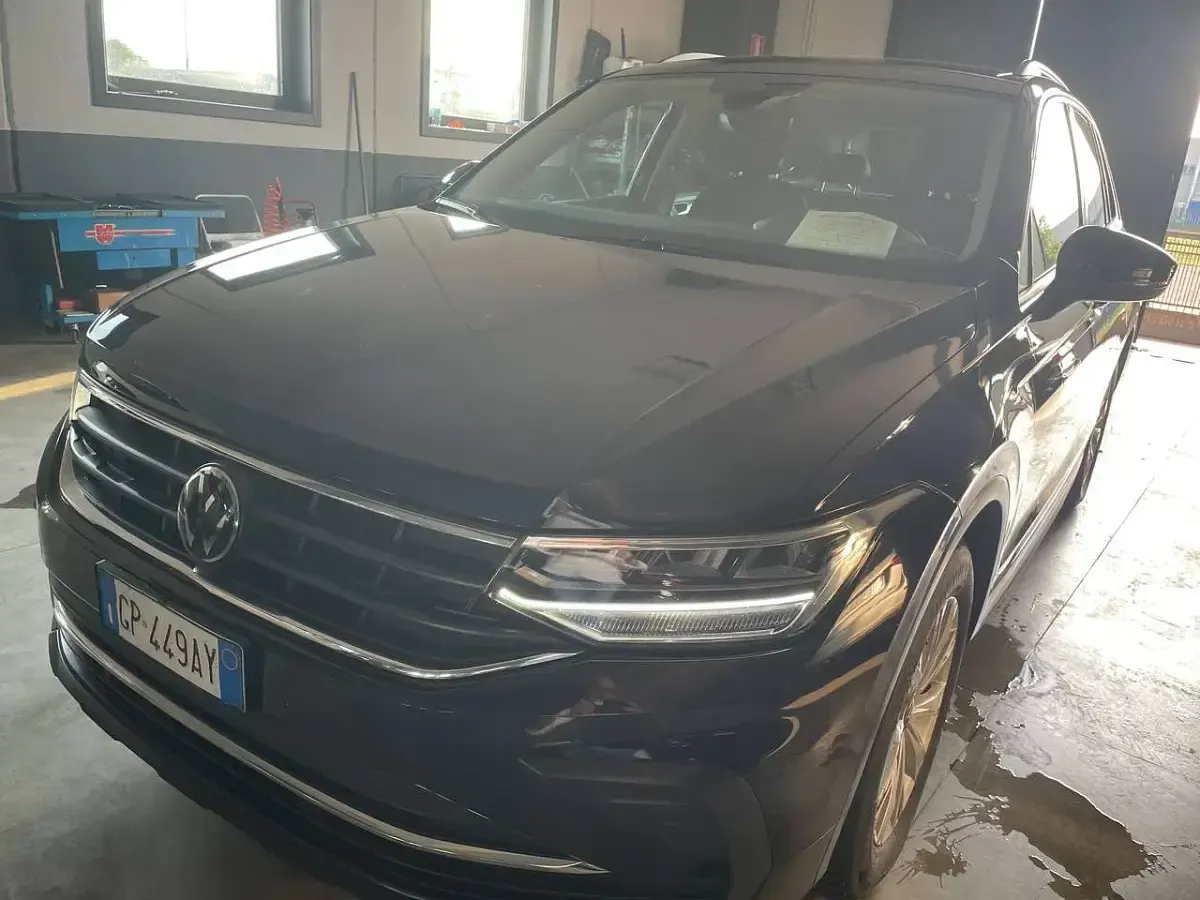 Usata VW Tiguan Life 150 CV (110 kW) 2023 Nero SUV