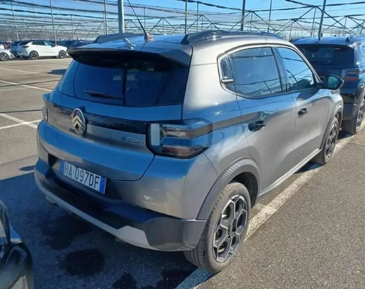 Usata Citroën e-C3 83 kW (113 CV) 2025 Grigio scuro / metallizzato SUV