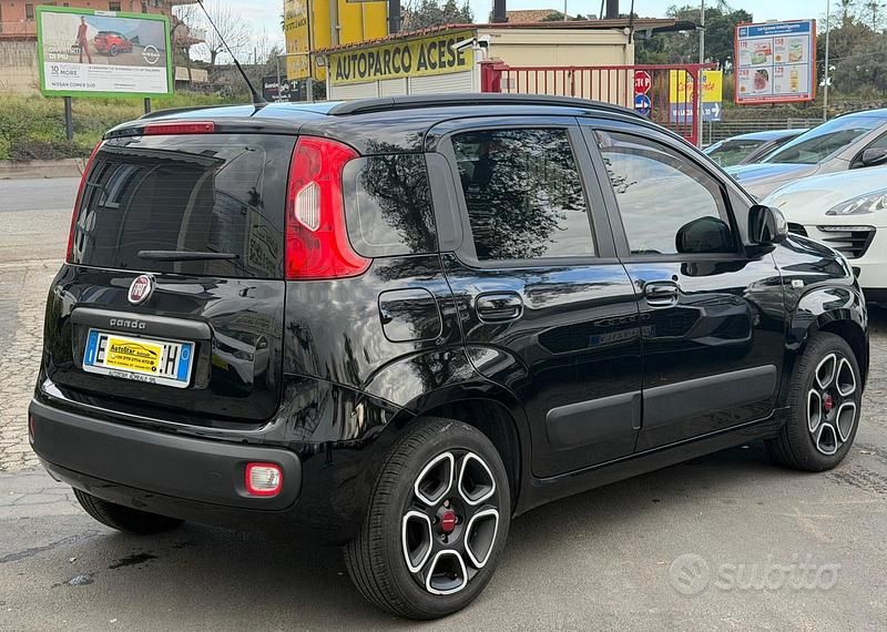 Usata Fiat Panda Lounge 69 CV (50 kW) 2013 Nero Utilitaria