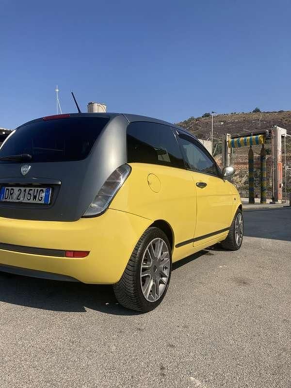 Usata Lancia Ypsilon 90 CV (66 kW) 2008 Giallo Utilitaria