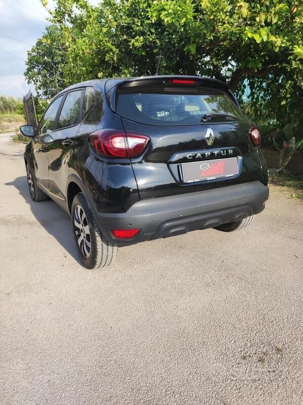 Usata Renault Captur 90 CV (66 kW) 2018 Nero SUV