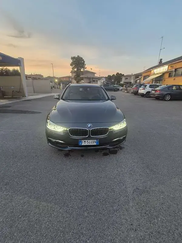 Usata BMW 318 Luxury Line 150 CV (110 kW) 2017 Station wagon