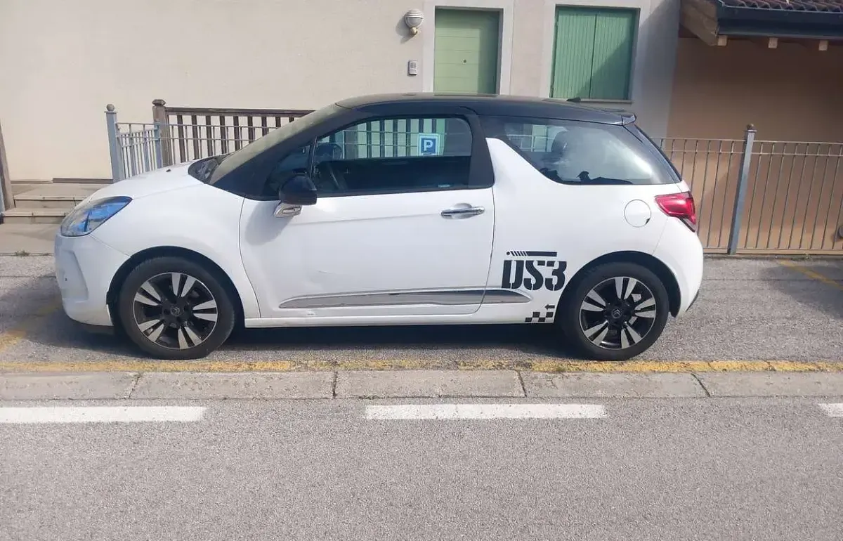 Usata Citroën DS3 Chic 95 CV (69 kW) 2012 Berlina
