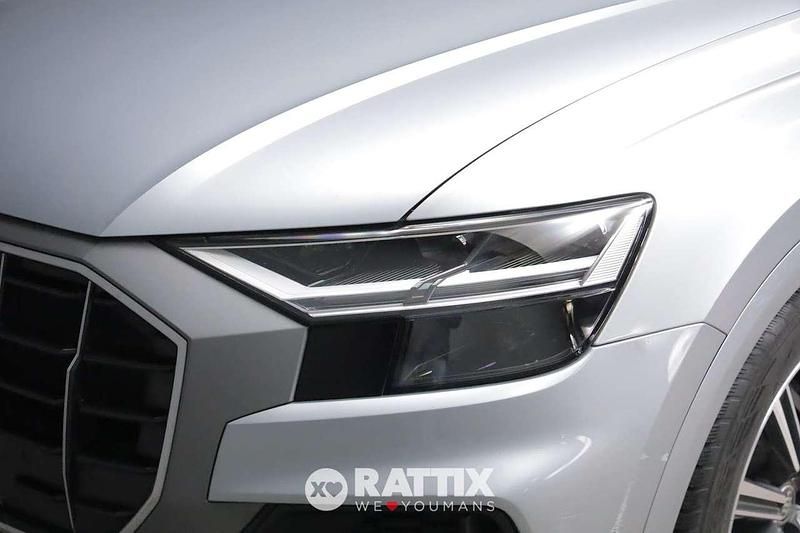 Usata Audi Q8 Sport 231 CV (169 kW) 2023 Argento satellite SUV