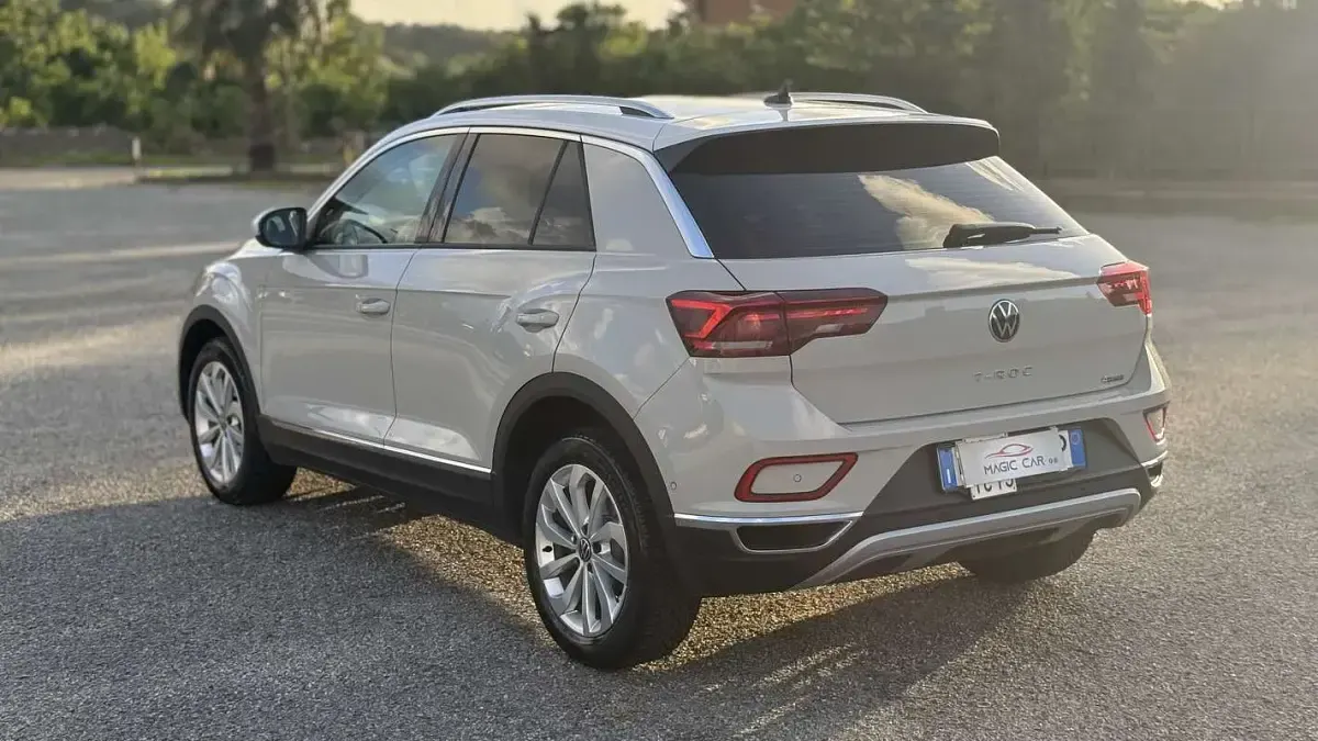 Usata VW T-Roc Style 150 CV (110 kW) 2022 Beige SUV