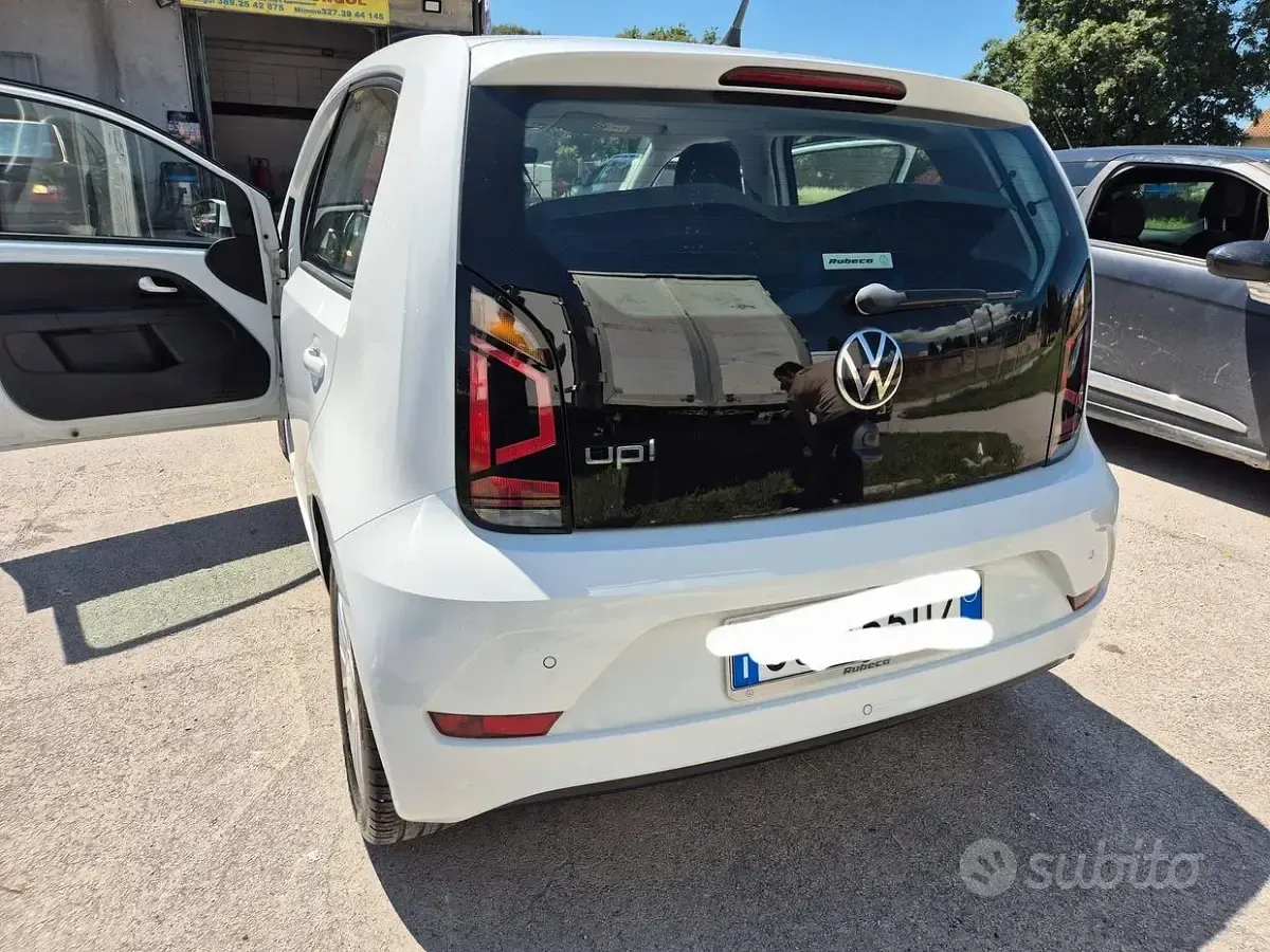 Usata VW up! 60 CV (44 kW) 2022 Bianco Utilitaria
