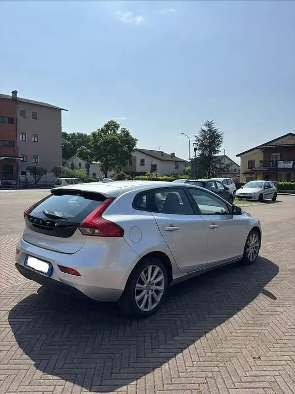 Usata Volvo V40 Momentum 114 CV (83 kW) 2012 Utilitaria