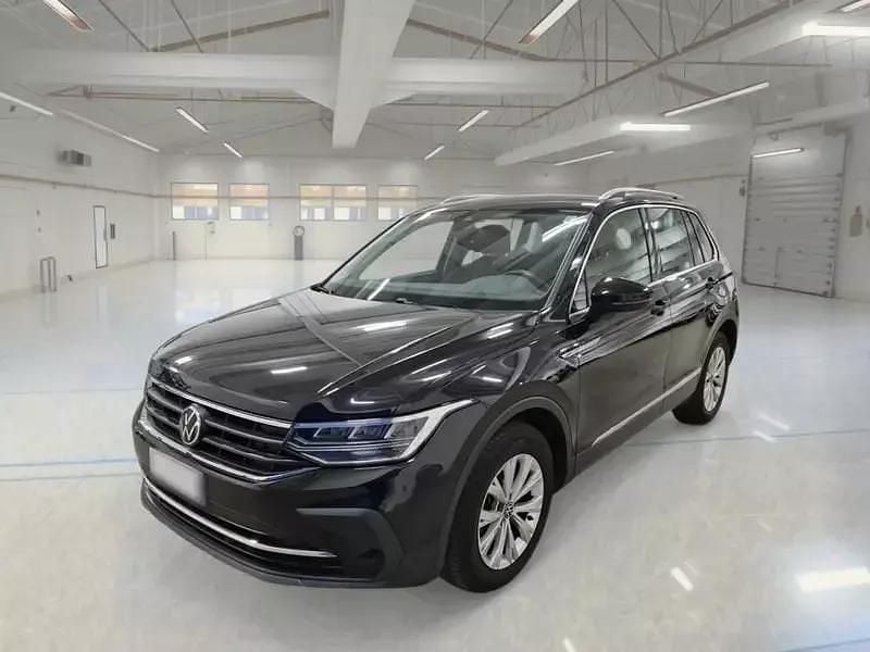 Usata VW Tiguan Life 150 CV (110 kW) 2021 Nero SUV